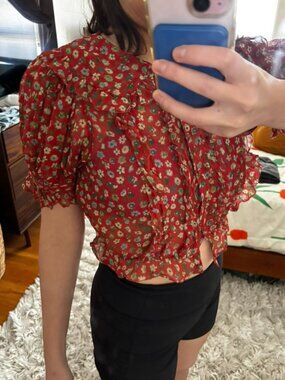 Doen Ruffle Sparrow Top in Red